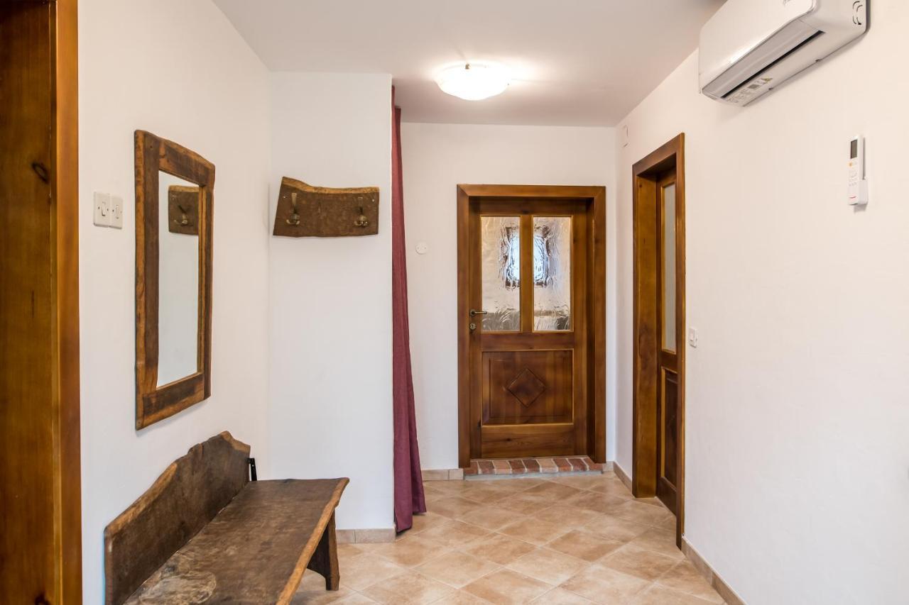 Seki Sest Villa Socerga Exterior photo